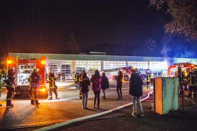Schorndorf-Schornbach: Feuerwehren ueben den Ernstfall im Busdepot